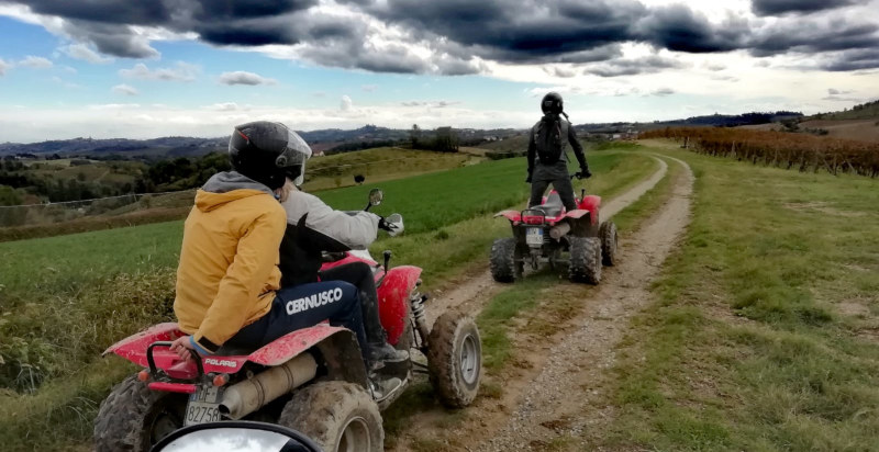 Tour in quad tra i vigneti rigogliosi del Monferrato patrimonio UNESCO