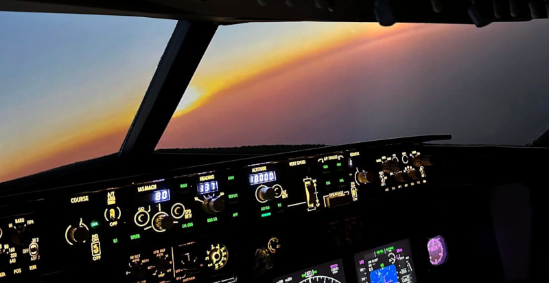 Esperienza di volo realistica con il simulatore Boeing 737 a La Spezia