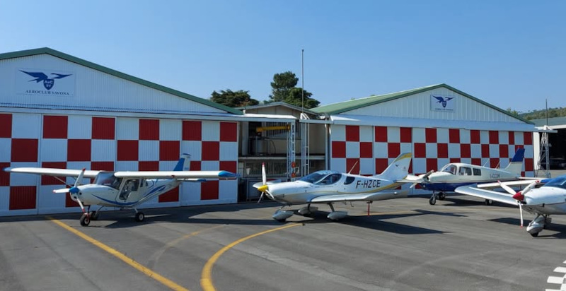 Esperienza di volo panoramico sulla riviera ligure con decollo da Villanova Albenga