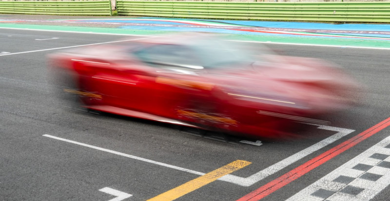 Ferrari 458 Italia in pista all’Autodromo di Modena