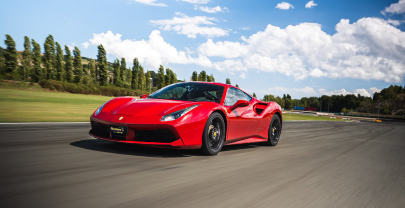 Esperienza da passeggero su Ferrari 488 GTB al Lignano Circuit
