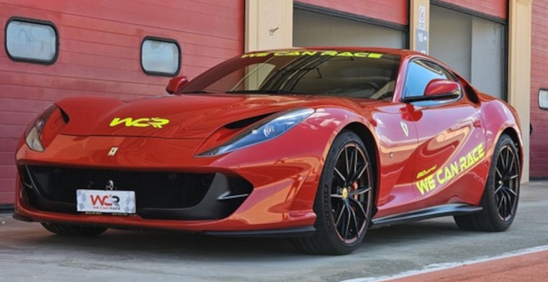 Esperienza indimenticabile di guida Ferrari in pista a Muro Leccese