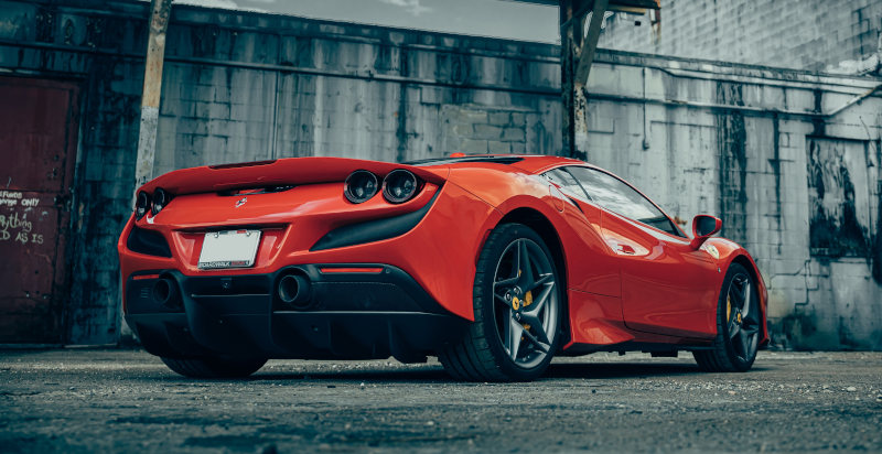 Guidare una Ferrari in pista circuito di Vercelli