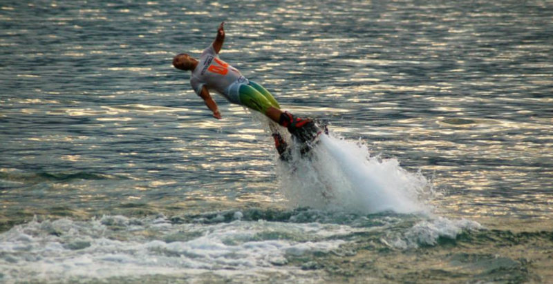 Flyboard a Tignale sul Lago di Garda: Emozioni ad alta quota sull'acqua
