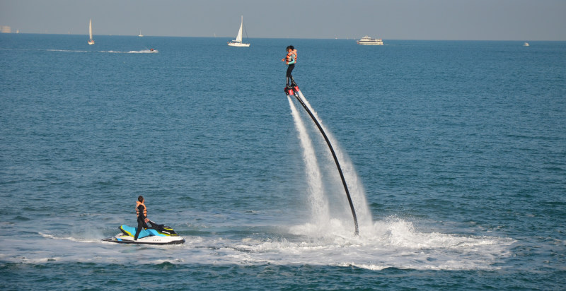 Adrenalina e divertimento con il flyboard sul Gargano