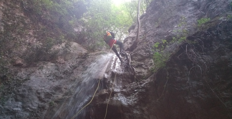 Canyoning Forra del Casco: Tuffi e Cascate in Umbria