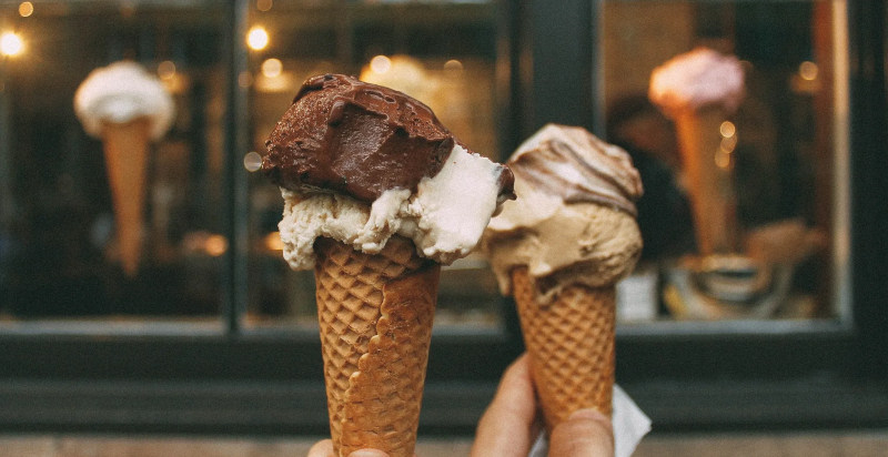 Gelato artigianale durante un tour gastronomico a Savona