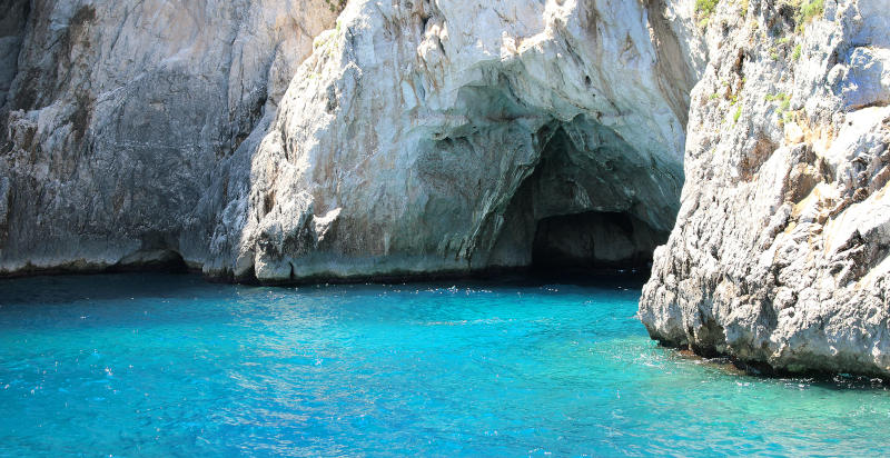 tour privato in barca con brindisi a Capri