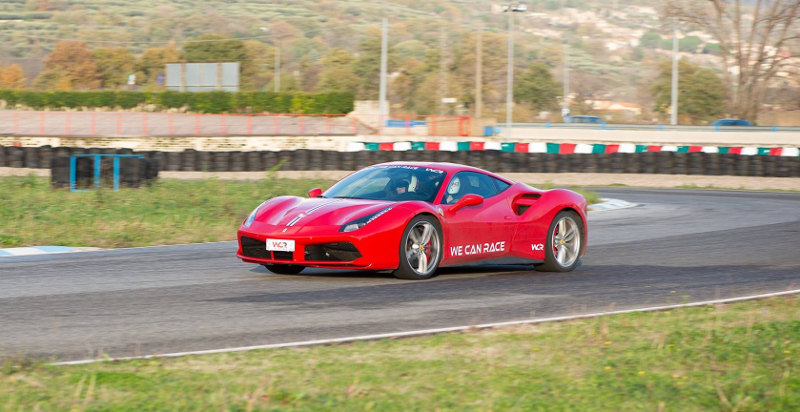 Esperienza in Ferrari per bambini all'Autodromo di Pergusa