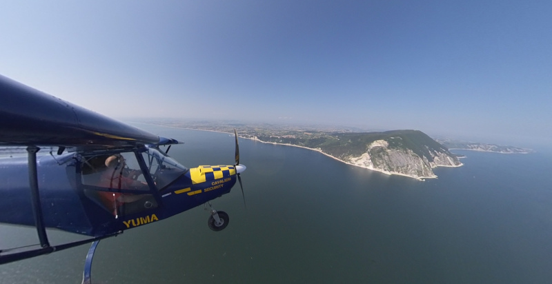 Ammirare il Conero da un aeroplano in volo