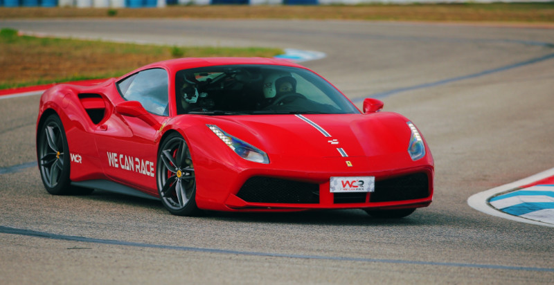 Ferrari 488 GTB esperienza guidata bambini Frosinone