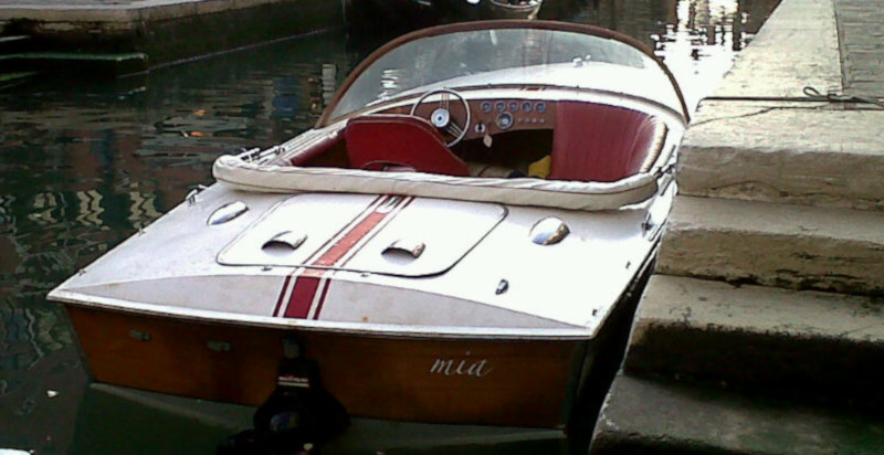 GUidare un motoscafo