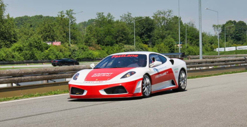 Guidare una Ferrari Challenge Roma