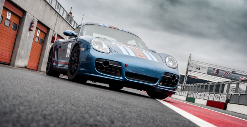 guidare una porsche in pista ottobiano