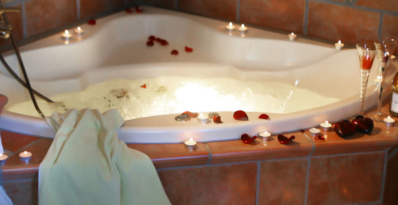 Stanza del fieno con vasca per fare bagno di fieno