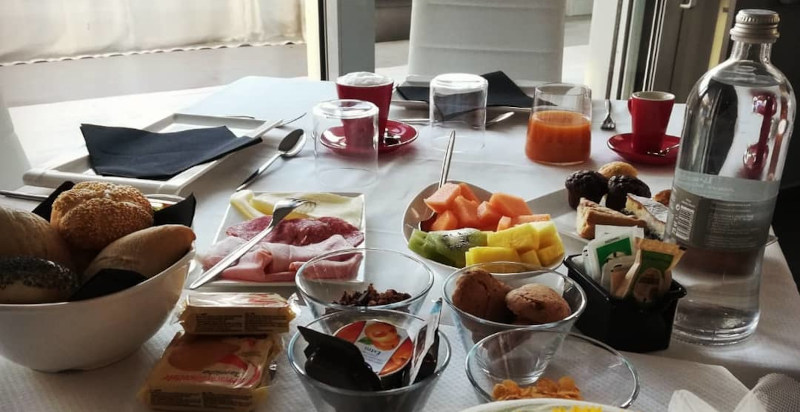 Colazione abbondante presso Gelso Bianco Country Resort