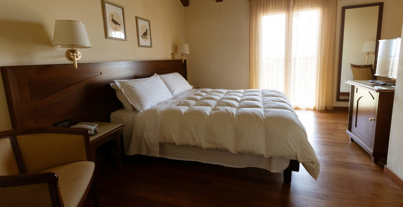 Camera elegante con atmosfera romantica a Montecchio Emilia