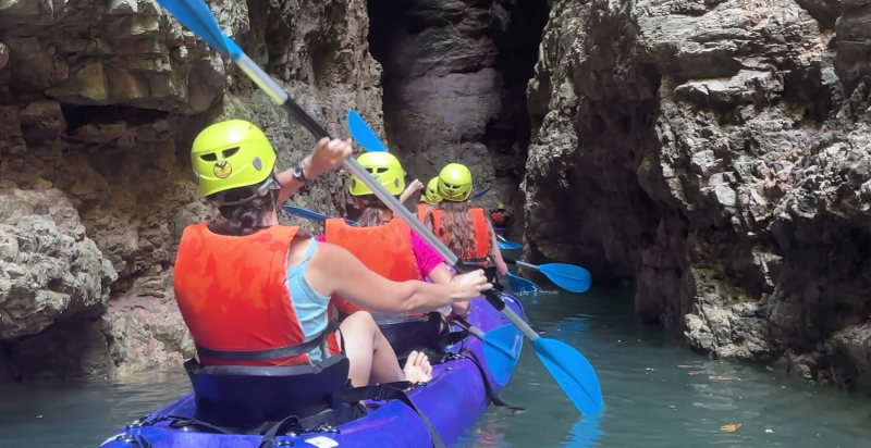 Kayak sul Rio Novella nel Parco Fluviale Novella, Trentino