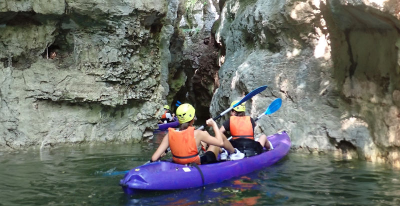 Avventura emozionante con kayak nel canyon del Rio Novella