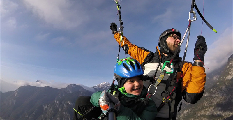 kids-volo-parapendio-udine-monte-zoncolan