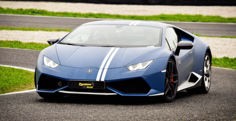 Guida una Lamborghini Huracán Avio in pista a Moncalieri e vivi un’emozione unica
