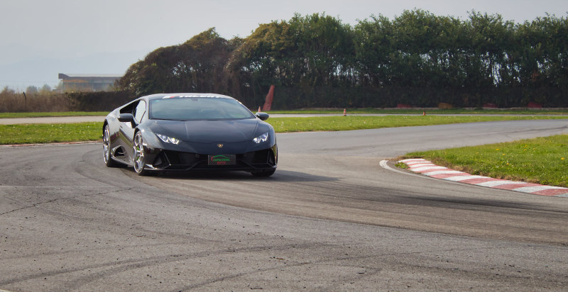 Giri in pista con Lamborghini