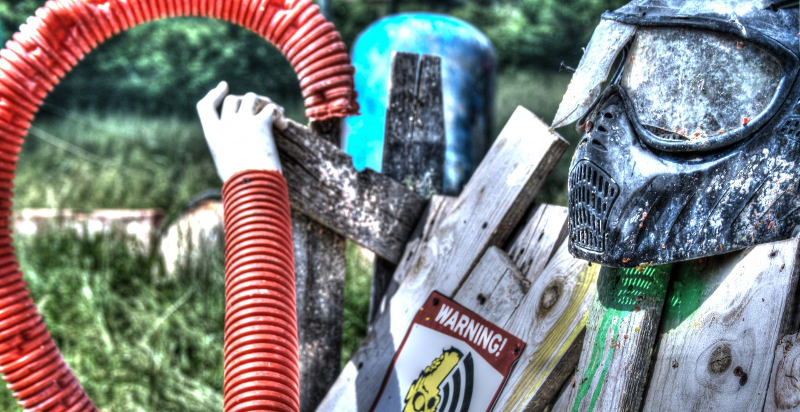 Campo di softair a Lecco con scenario di scorie radioattive