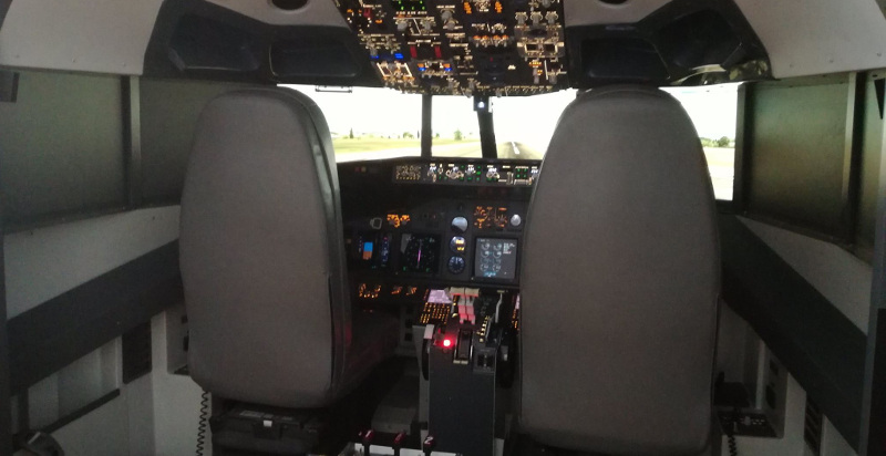 Cabina simulatore Boeing 737 a Milano