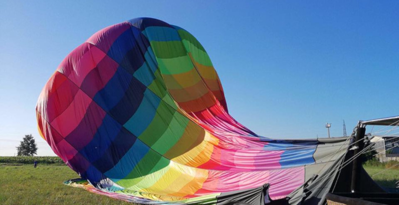 Gonfiaggio mongolfiera a Mondovì