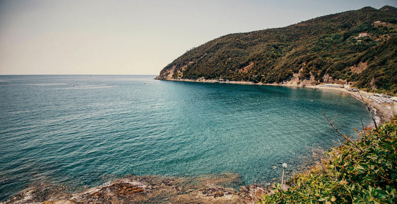 Baia nascosta vicino a Portofino esplorata durante escursione con Green Boat