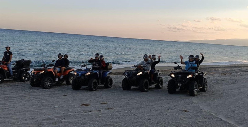 Scopri la bellezza della Calabria in quad con un tour guidato
