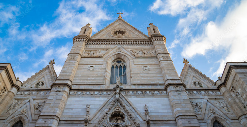 Facciata duomo di Napoli