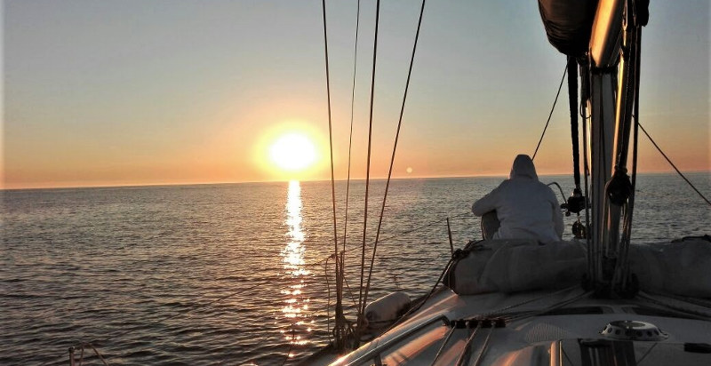 Magnifico tramonto dalla barca a vela ad Otranto