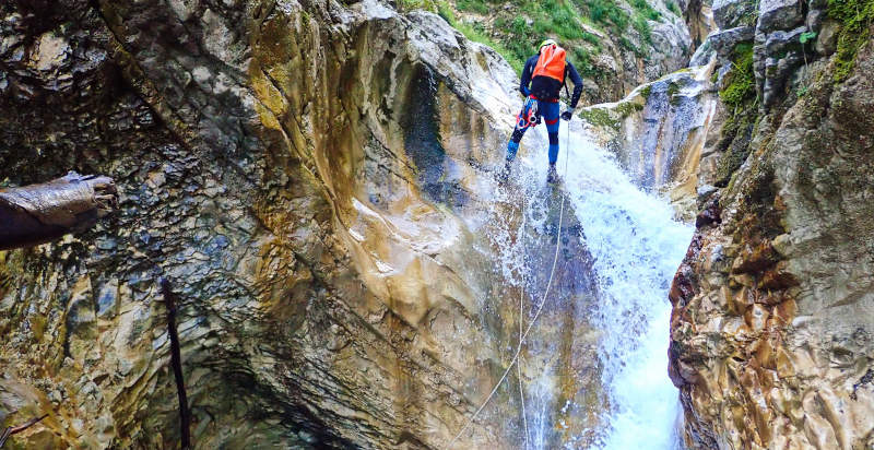 Vena Rossa Fossaceca canyoning adrenalinico