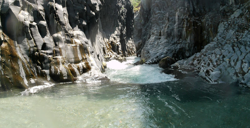 Panorama mozzafiato delle Gole dell’Alcantara