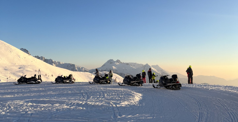 Panorama mozzafiato delle Alpi Orobie al tramonto