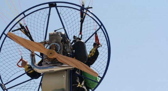 Emozionante volo con paramotore biposto