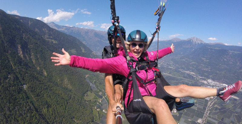 Esperienza indimenticabile di parapendio biposto a San Vigilio Lana