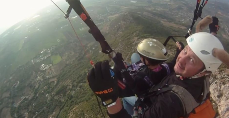 Volo in parapendio biposto sul Monte Calpazio con vista sulla piana di Paestum
