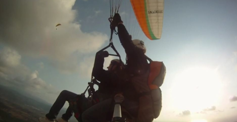 Avventura in parapendio sul Monte Calpazio: emozioni e paesaggi della Campania