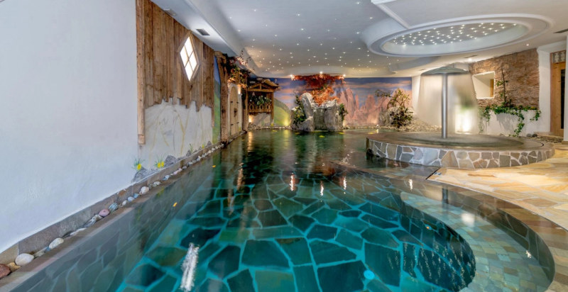 Piscina e area wellness al Park Hotel Sport Andalo