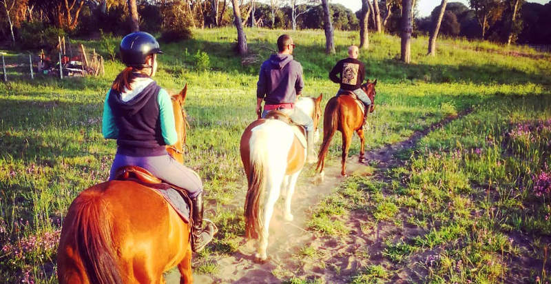 Passeggiata a cavallo a Ostia Antica tra paesaggi naturali
