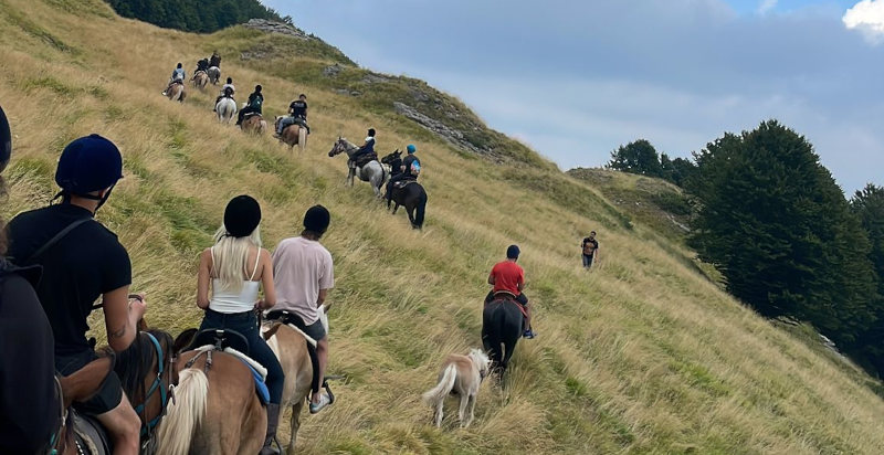 Passeggiata a cavallo nel Parco Nazionale del Gran Sasso, Abruzzo