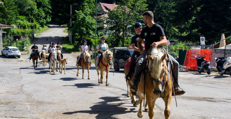 Passeggiata a cavallo in Abruzzo da Rocca Santa Maria
