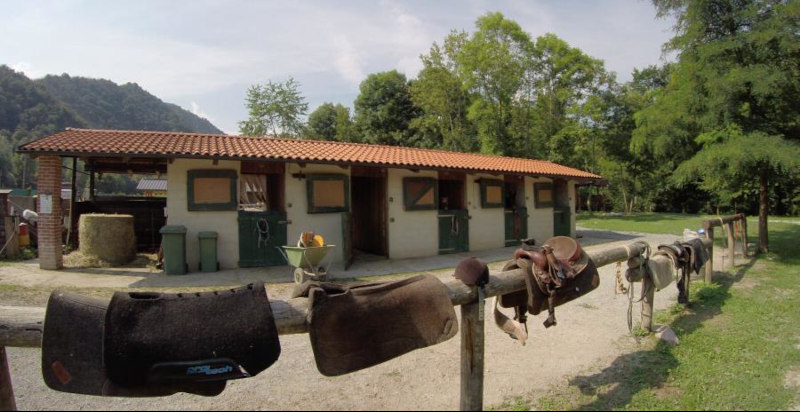 Esperienza a cavallo per principianti in provincia di Cuneo