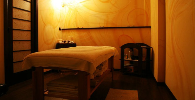 Pelle levigata dopo trattamento peeling a Bergamo