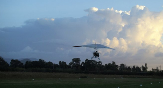 Volo in deltaplano a motore in Toscana, panorami mozzafiato