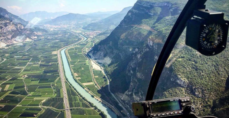 Vista aerea del territorio bergamasco da un elicottero