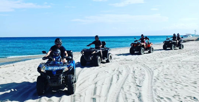 Escursione in quad fino alla spiaggia di Squillace