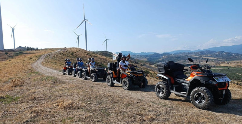 Adrenalina pura: quad su sentieri sterrati tra uliveti e vigneti
